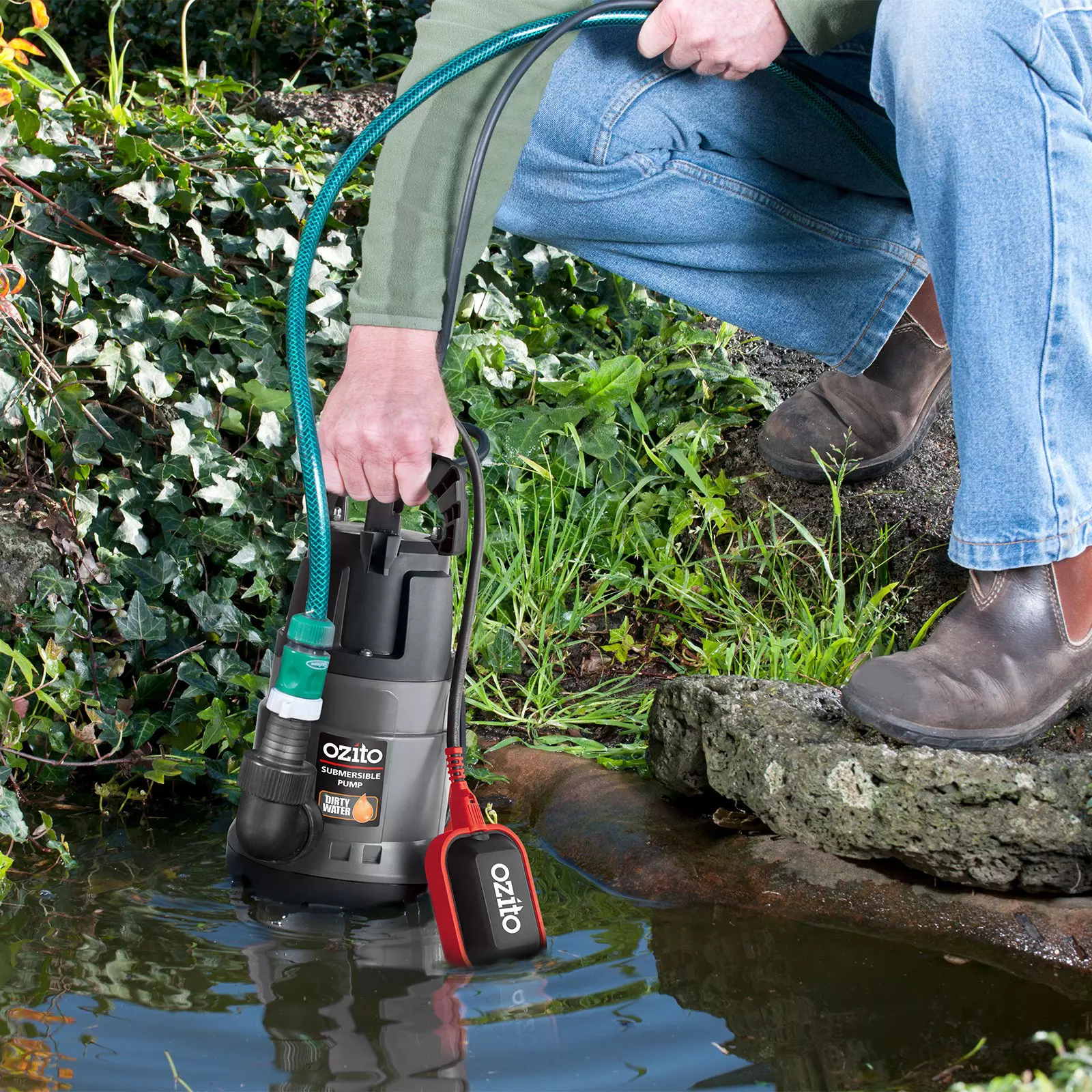 ozito-dirt-water-pump-3001055-example_usage-101