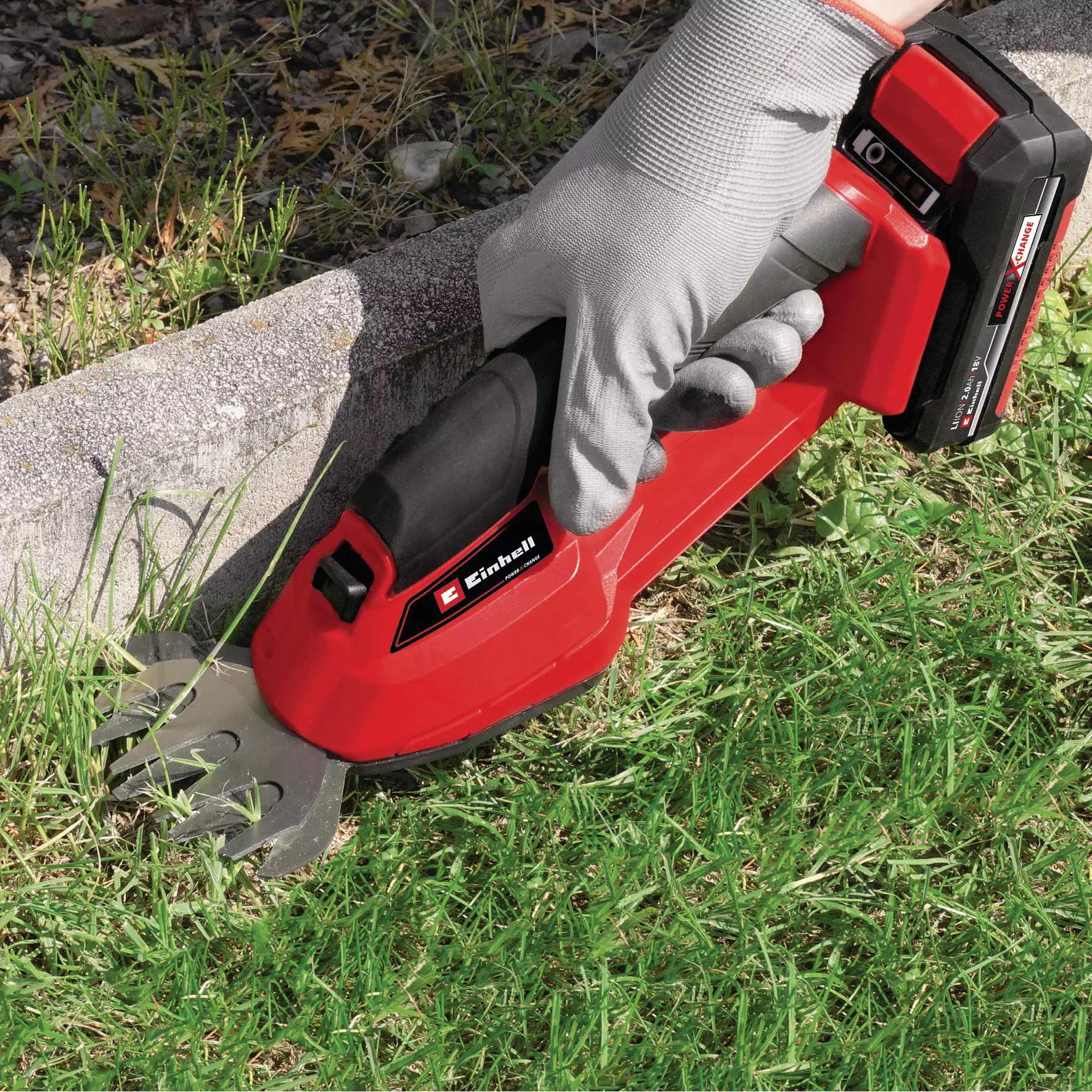 einhell-classic-cordless-grass-and-bush-shear-4514096-example_usage-001