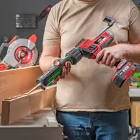 ozito-cordless-sealing-gun-3001085-example_usage-103