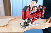 ozito-cordless-jig-saw-4321201-example_usage-101