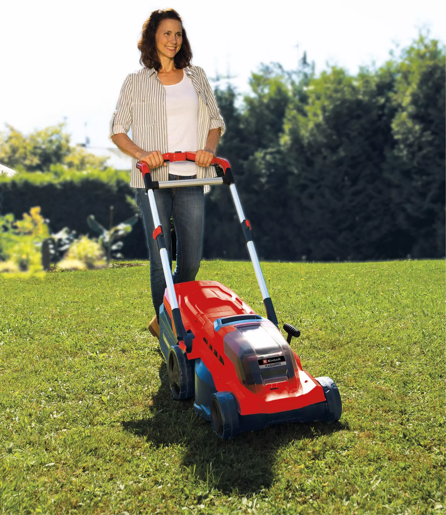 einhell-professional-cordless-lawn-mower-3413180-example_usage-001