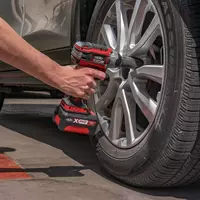 ozito-cordless-impact-wrench-3001171-example_usage-101