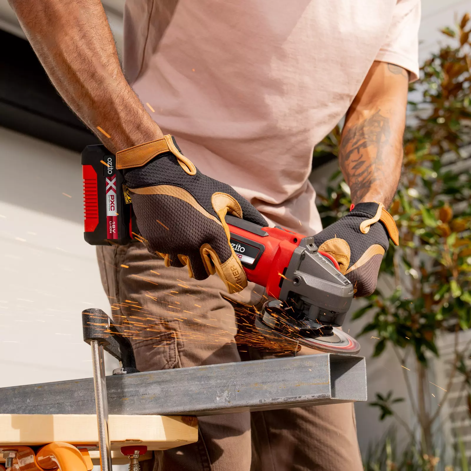 ozito-cordless-angle-grinder-3000862-example_usage-101