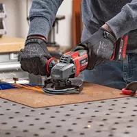 ozito-cordless-angle-grinder-3001203-example_usage-102
