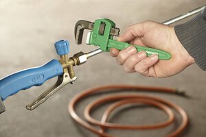 PIPE WRENCH 200 MM BV