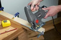 ozito-jig-saw-3000052-example_usage-102