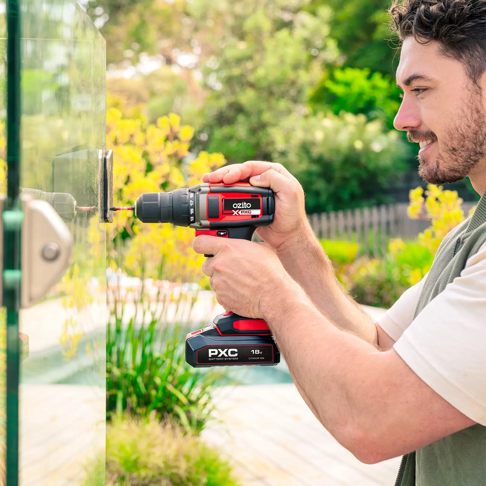 ozito-cordless-drill-3001437-example_usage-101