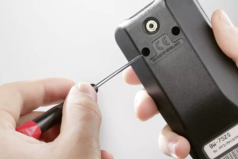 kwb-promo-screwdrivers-49145790-example_usage-201
