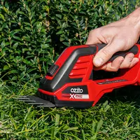 ozito-cordless-grass-and-bush-shear-3001250-example_usage-103