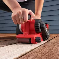 ozito-cordless-belt-sander-3000861-example_usage-103