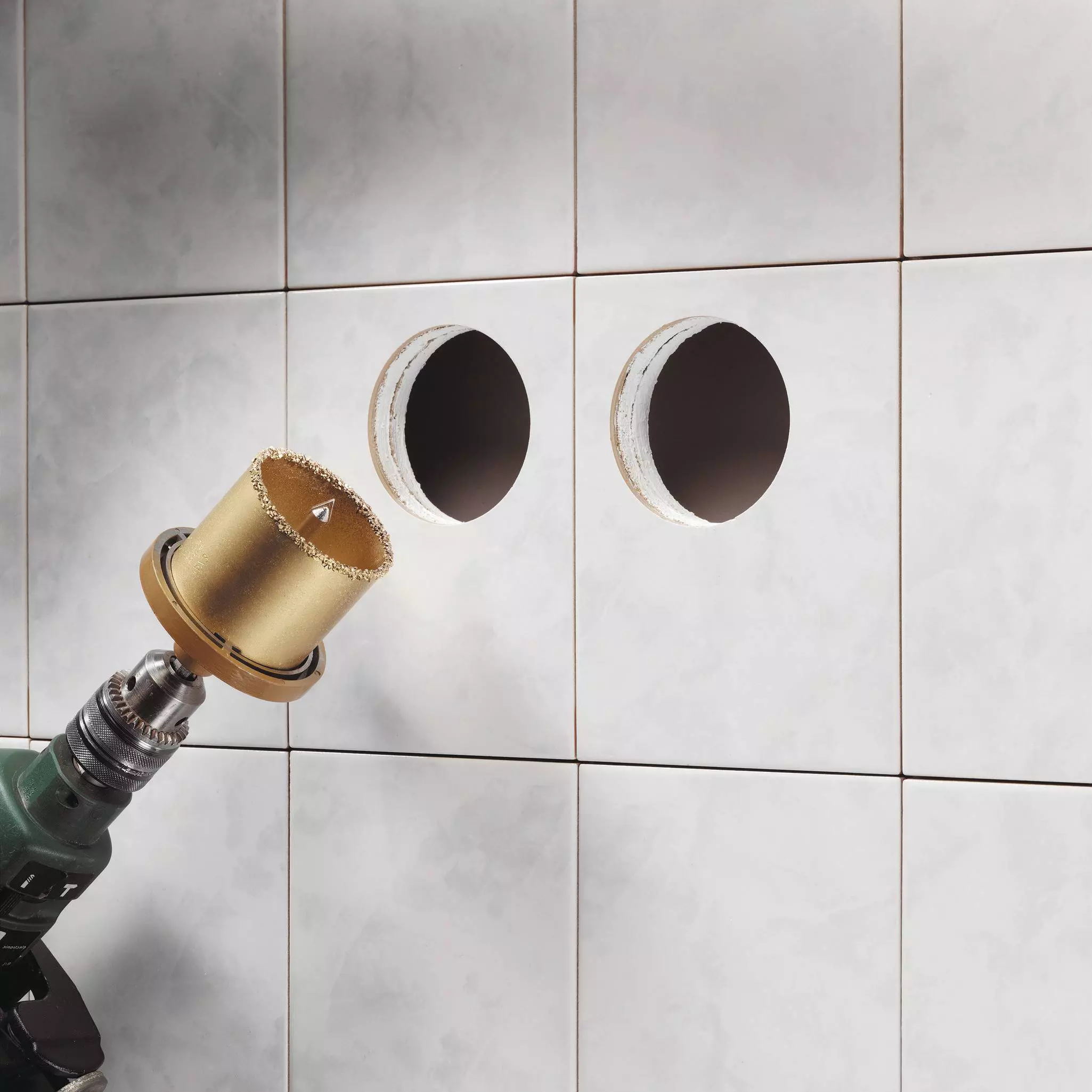 kwb-premium-single-hole-saw-tcg-w-o-shank-49499650-example_usage-231