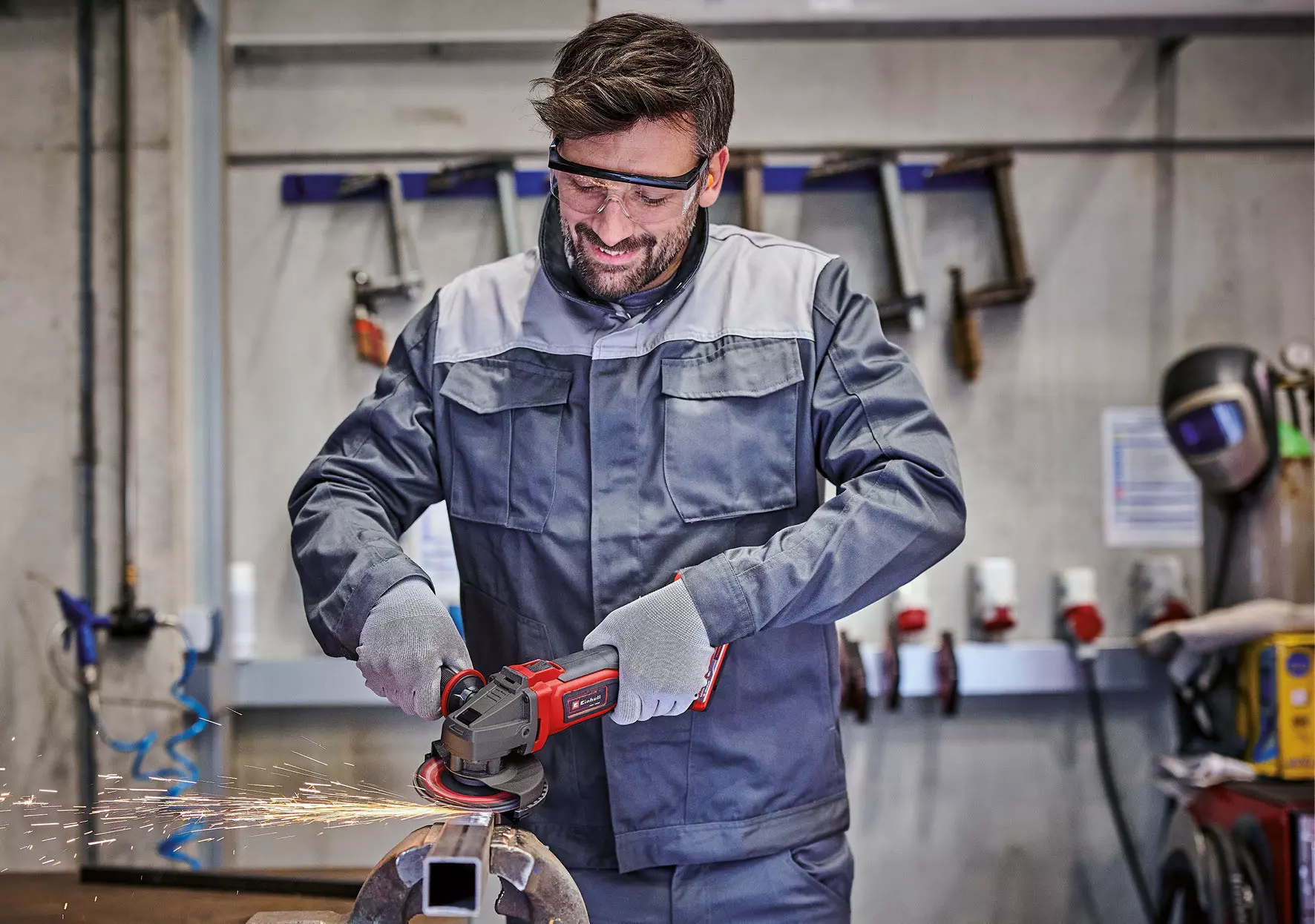 einhell-expert-cordless-angle-grinder-4431168-example_usage-001