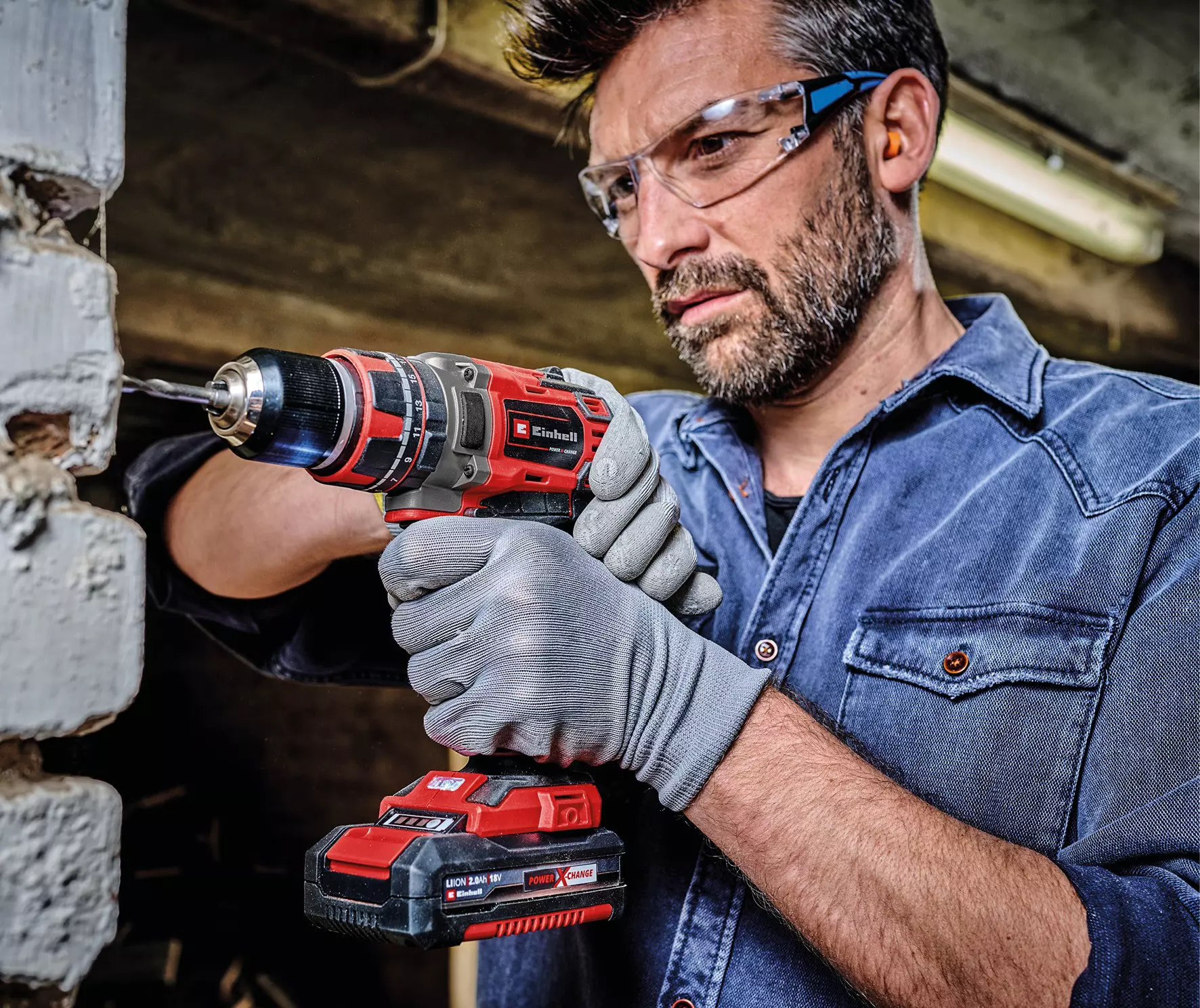einhell-professional-cordless-impact-drill-4514237-example_usage-001
