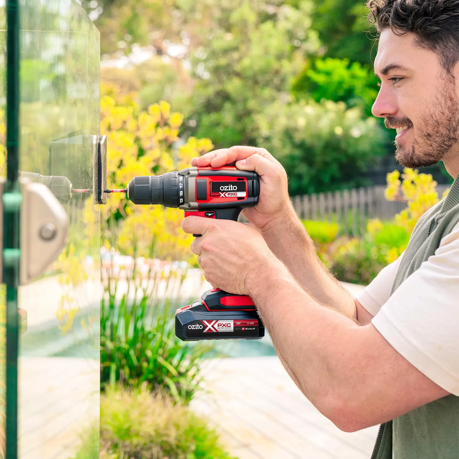 ozito-power-tool-kit-3001436-example_usage-101