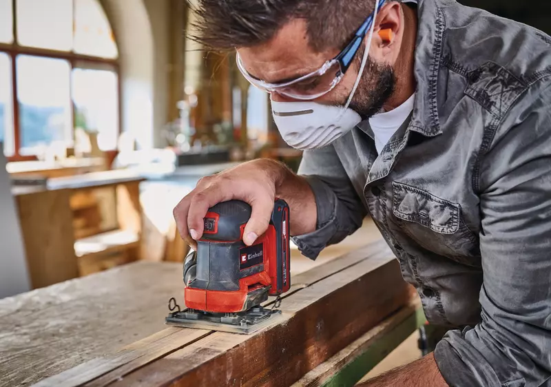 einhell-expert-cordless-palm-sander-4460732-example_usage-001
