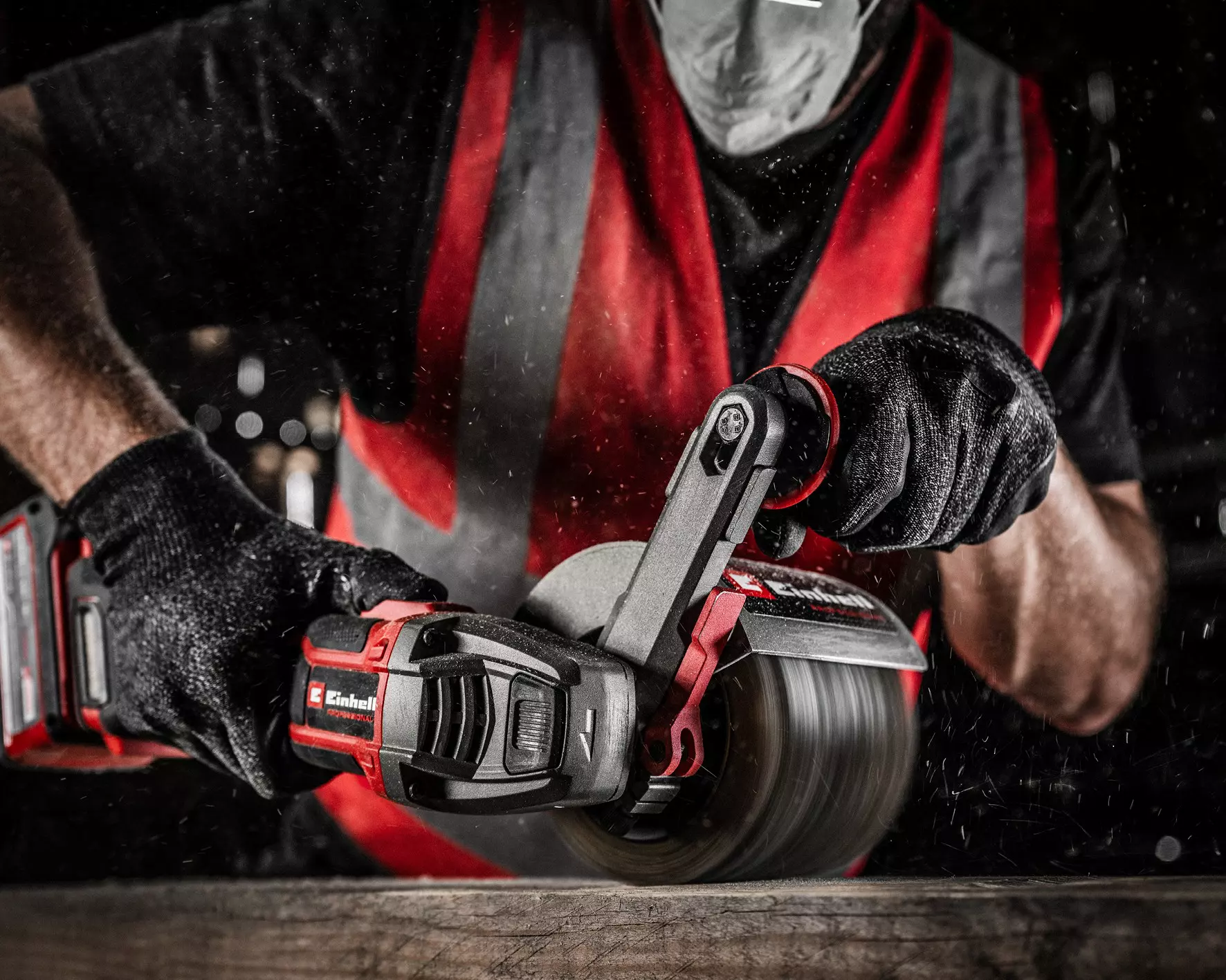 einhell-professional-cordless-sanding-roller-4468000-example_usage-001