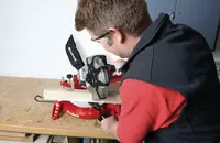 einhell-classic-mitre-saw-4300853-example_usage-001