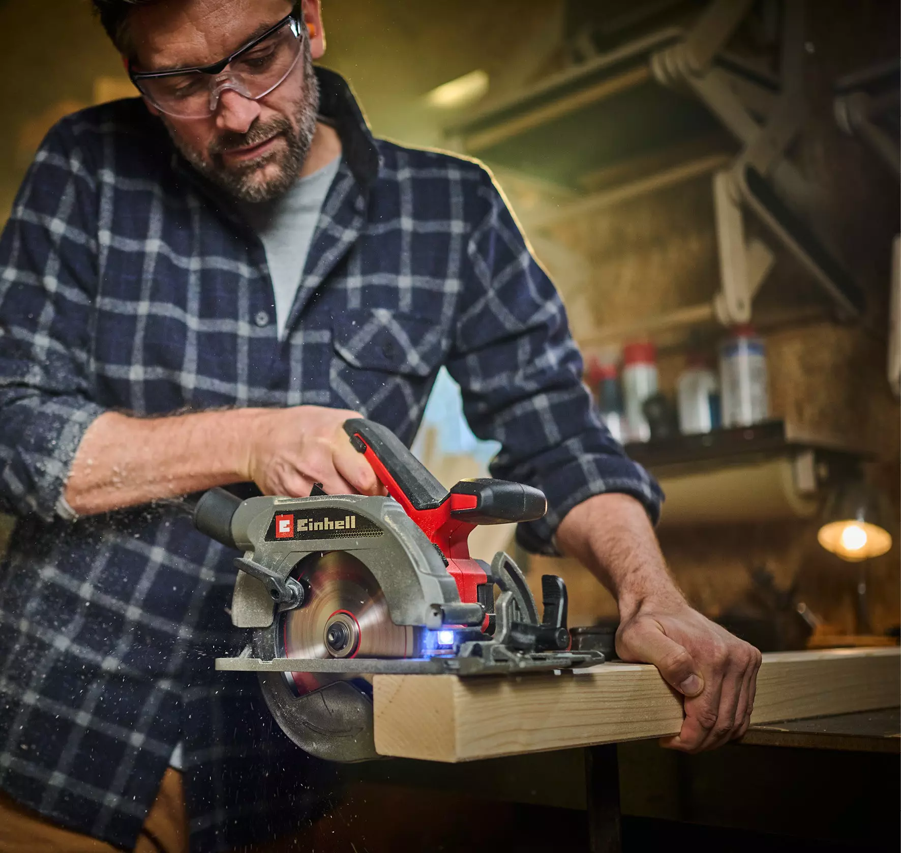 einhell-expert-cordless-circular-saw-4331230-example_usage-001