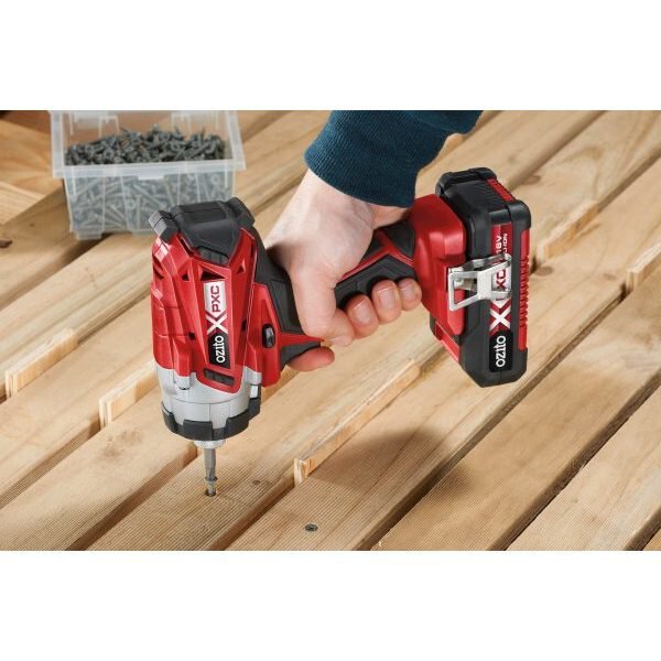 ozito-cordless-impact-driver-4510024-example_usage-104