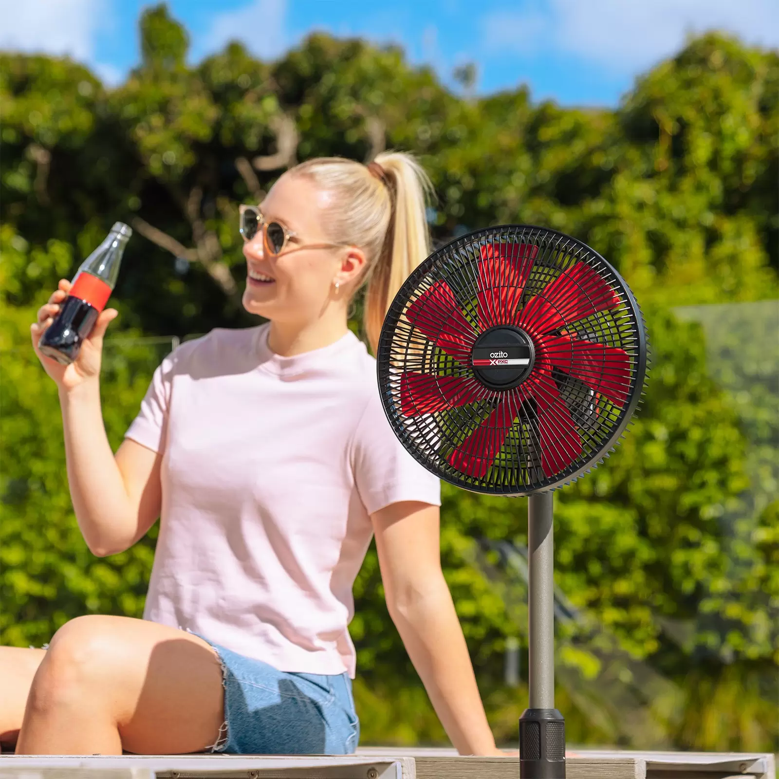 ozito-cordless-fan-3001439-example_usage-104
