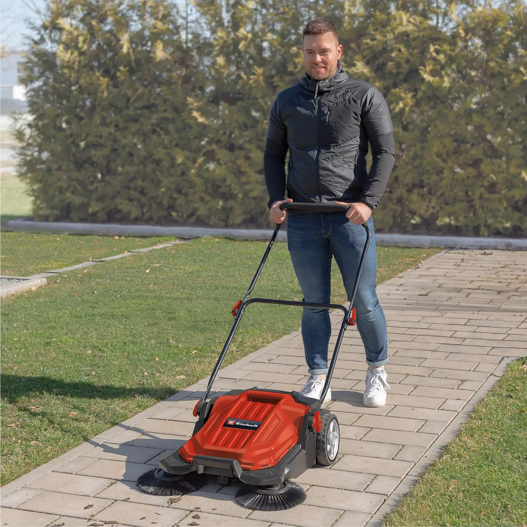 einhell-classic-push-sweeper-2352031-example_usage-001
