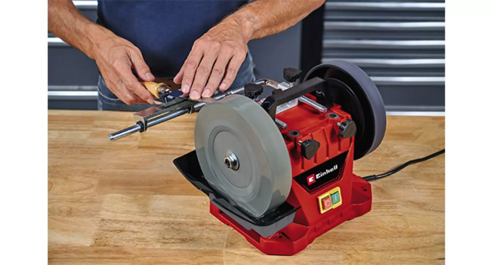 Wet-sanding-disc-tips-for-sharp-blades