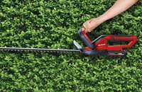 einhell-classic-cordless-hedge-trimmer-3410506-example_usage-001