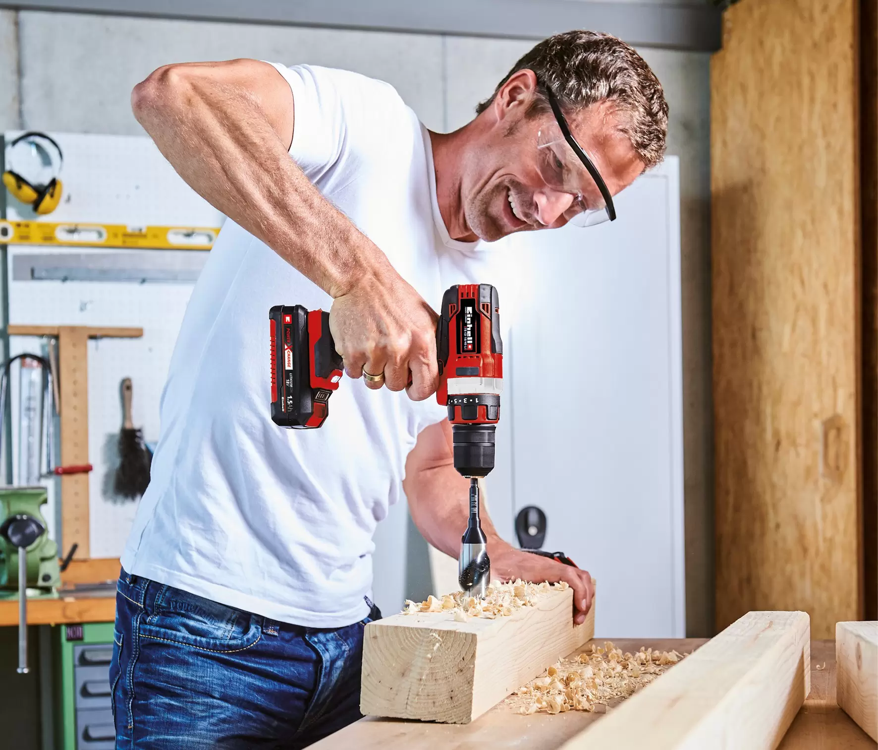 einhell-expert-cordless-drill-4513945-example_usage-001