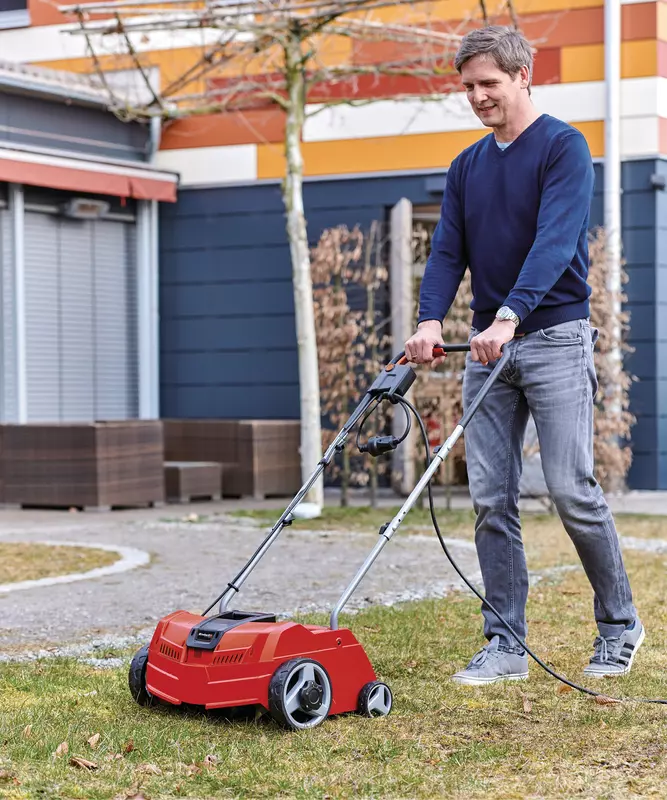 einhell-classic-electric-scarifier-3420630-example_usage-001