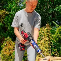 ozito-cordless-sealing-gun-3001285-example_usage-105
