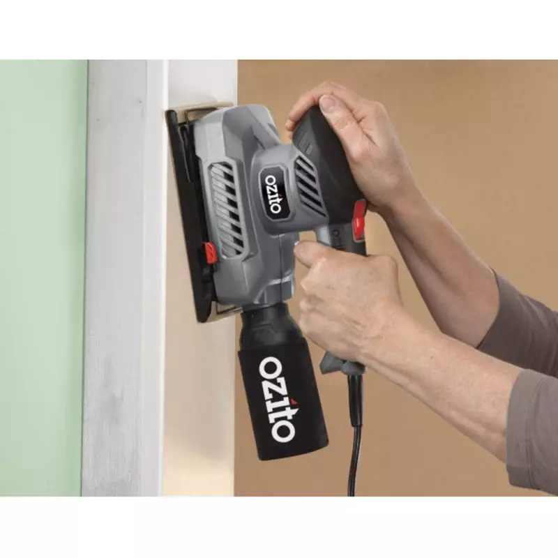 ozito-orbital-sander-4419137-example_usage-101