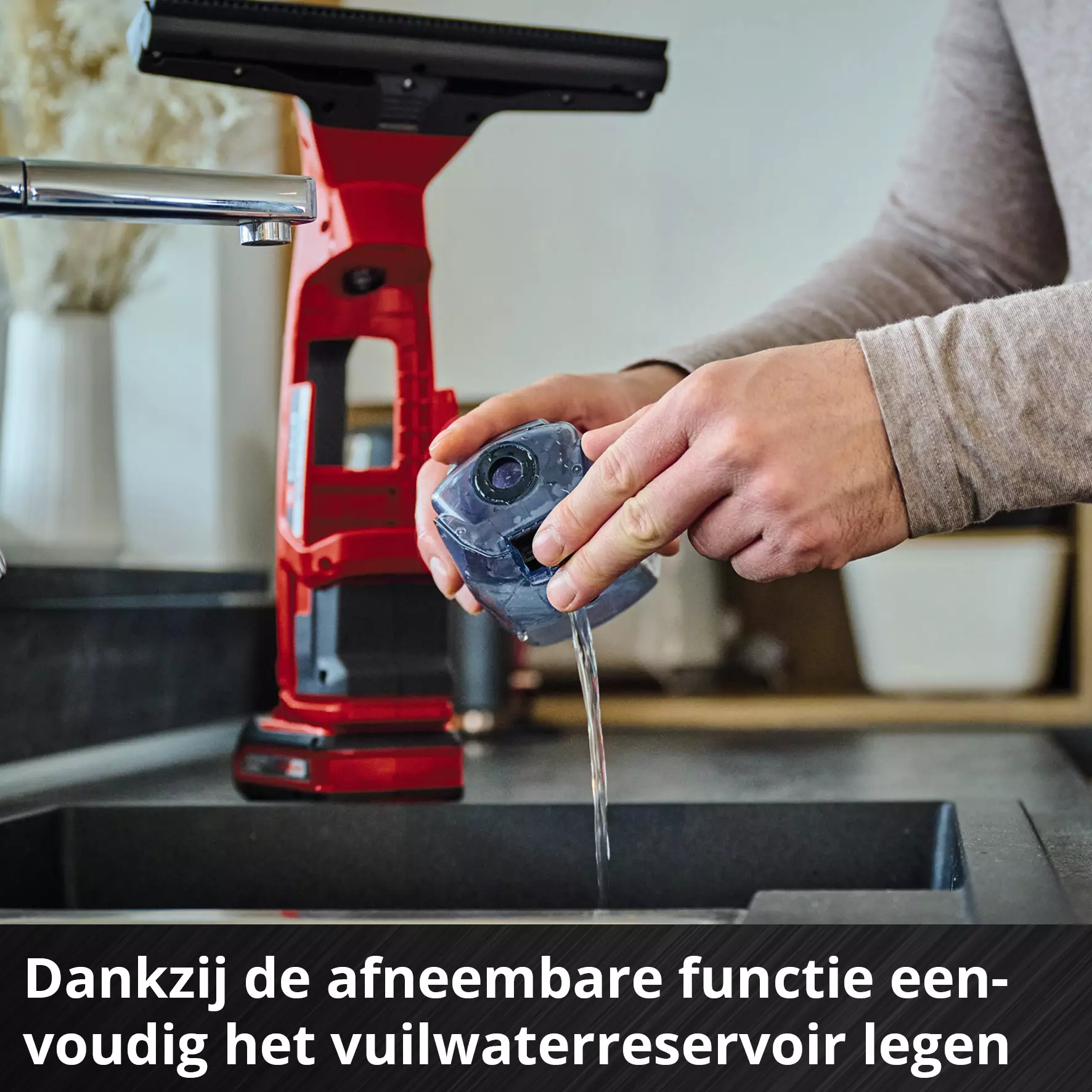 einhell-expert-cordless-window-cleaner-3437100-detail_image-004