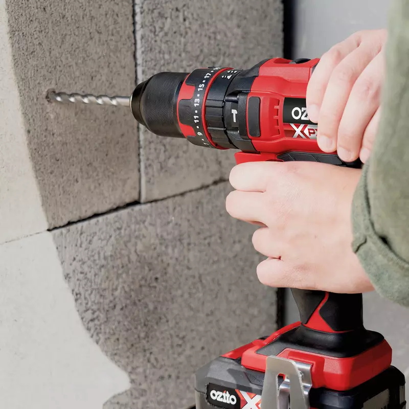 ozito-cordless-impact-drill-3001169-example_usage-104