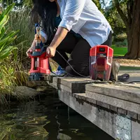 ozito-cordless-dirt-water-pump-3001095-example_usage-102