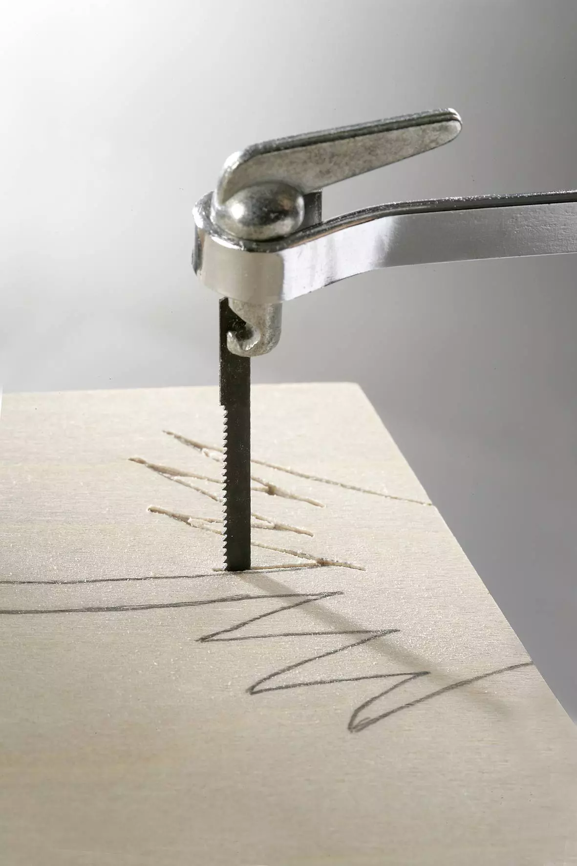 kwb-promo-handsaws-49314790-example_usage-201