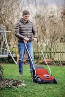 einhell-classic-cordless-scarifier-aerator-3420604-example_usage-001