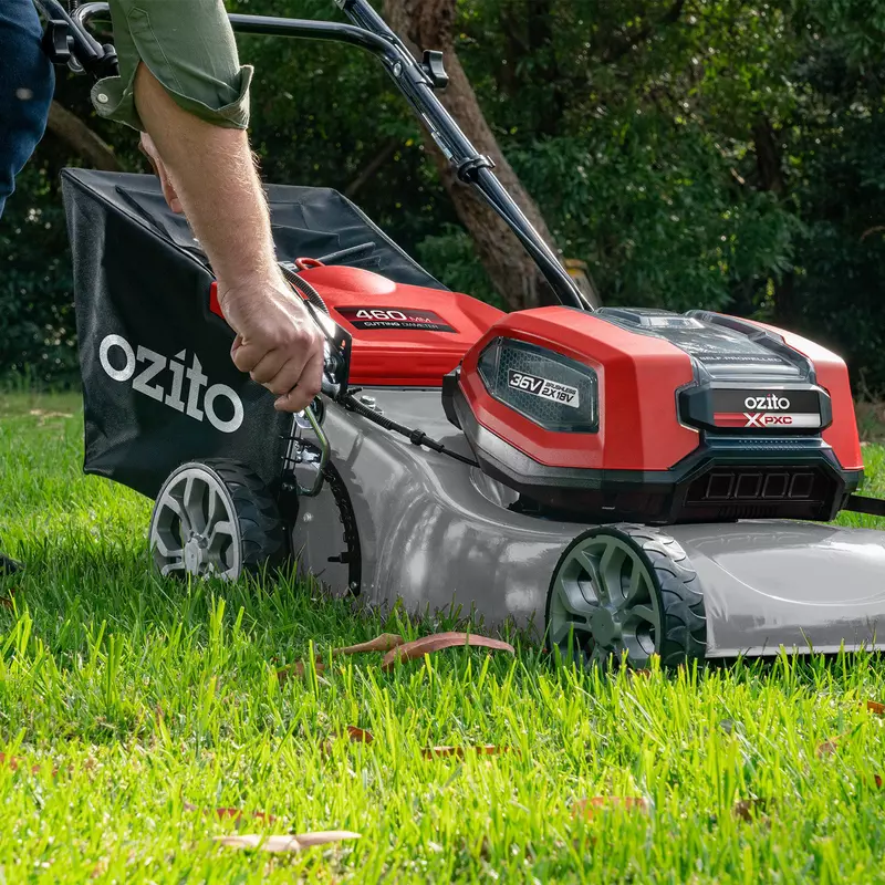 ozito-cordless-lawn-mower-3001045-detail_image-102