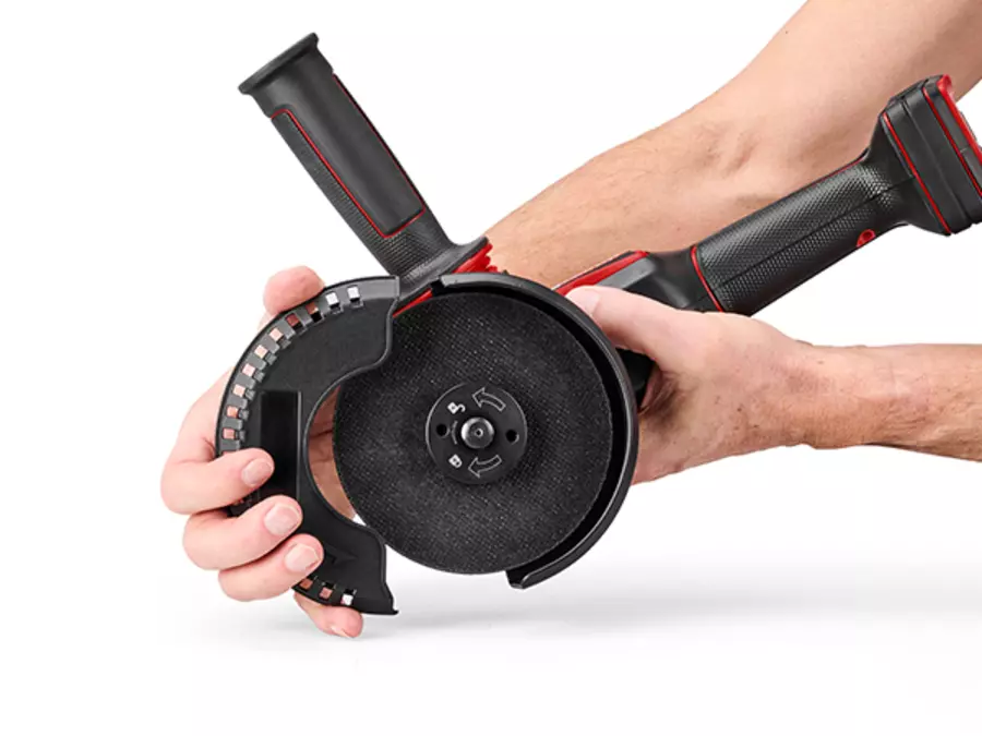 Cutting guard included