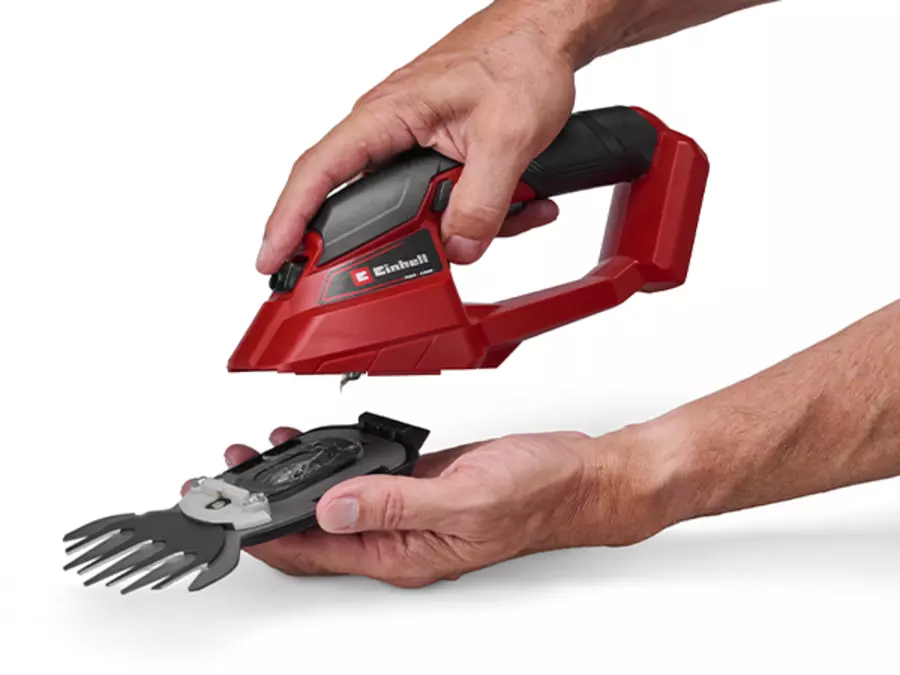 Tool-free blade exchange