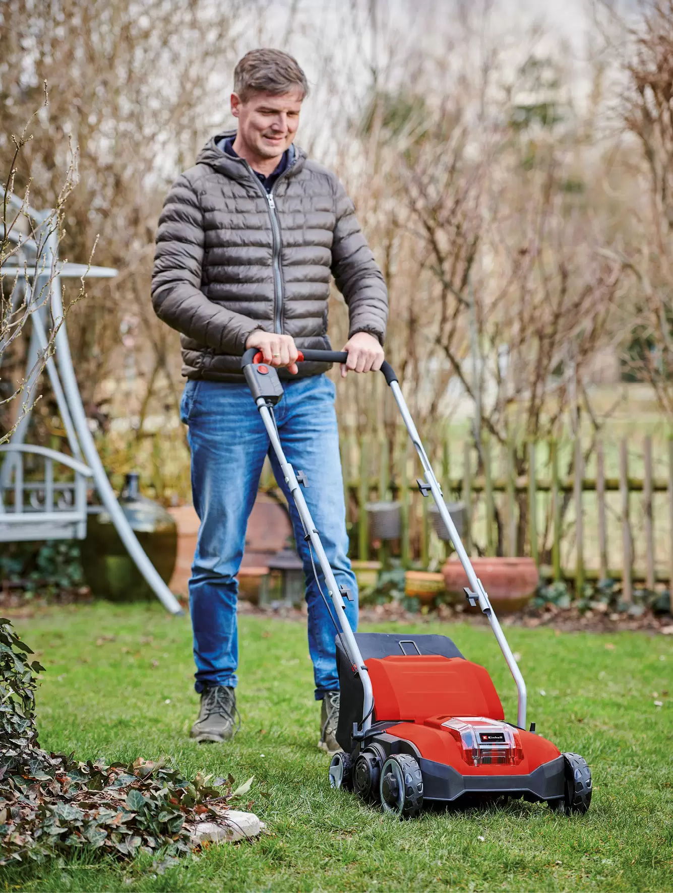 einhell-classic-cordless-scarifier-aerator-3420604-example_usage-001