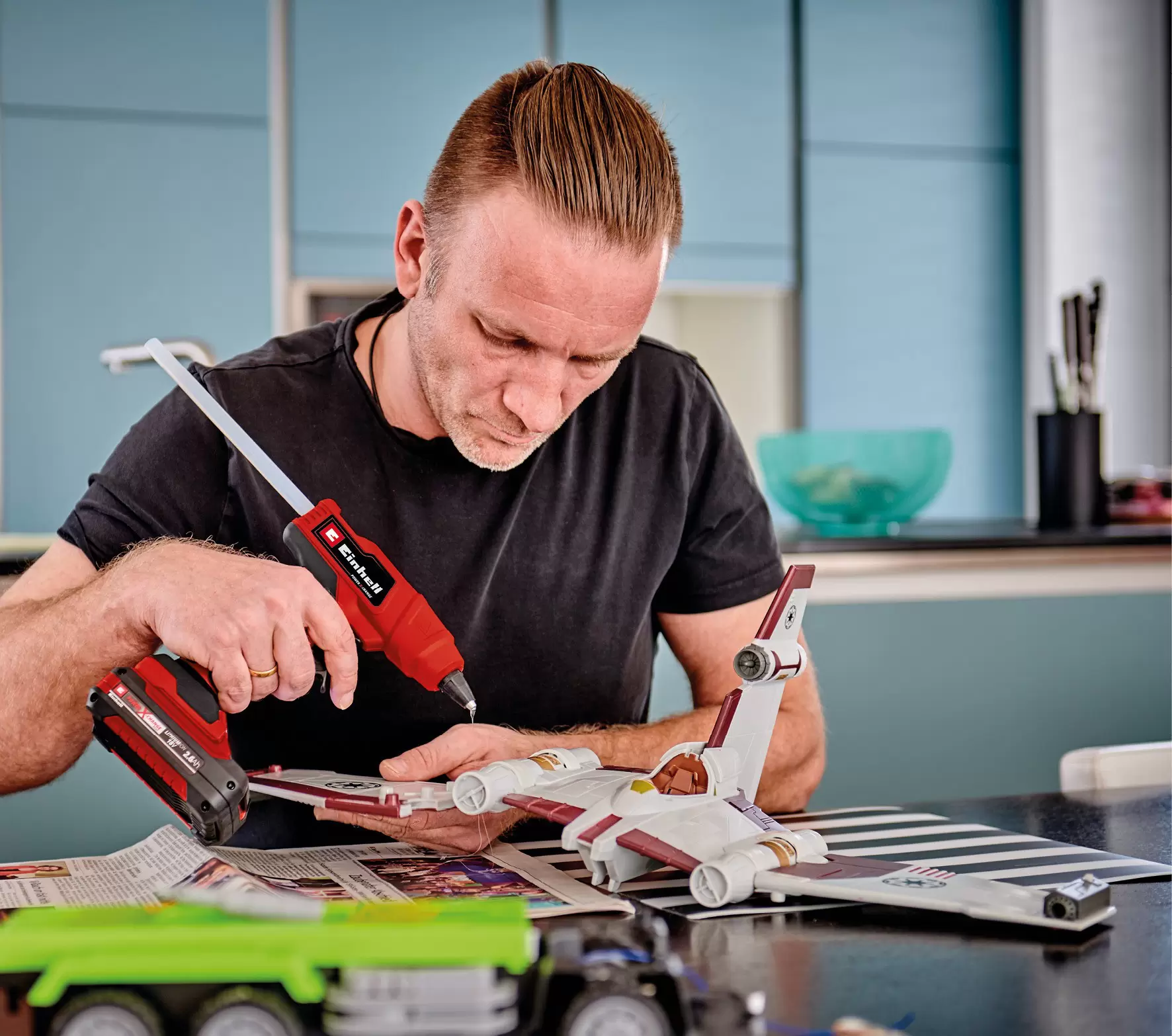 einhell-expert-cordless-hot-glue-gun-4522200-example_usage-001