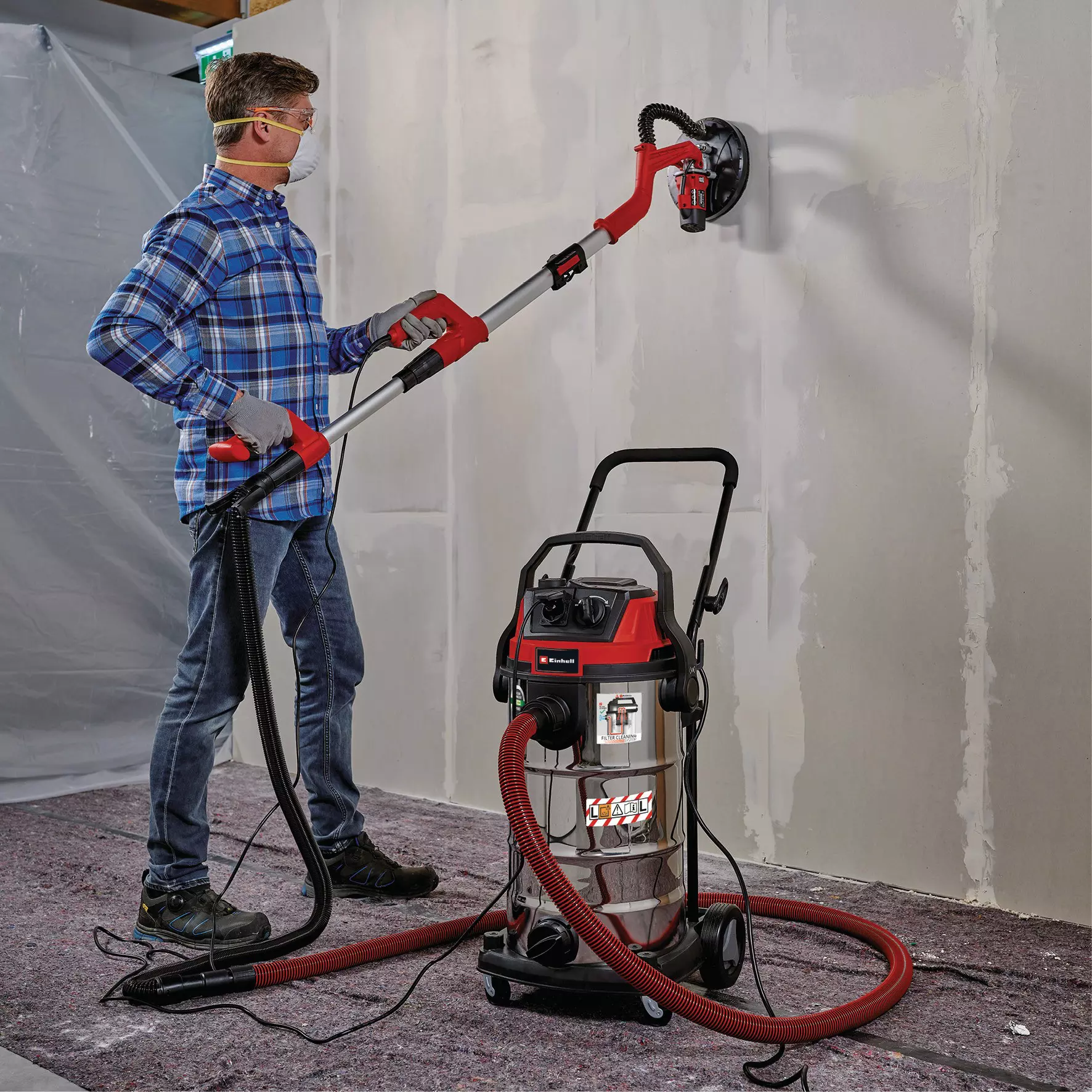 einhell-wet-dry-vacuum-cleaner-elect-2342471-example_usage-001