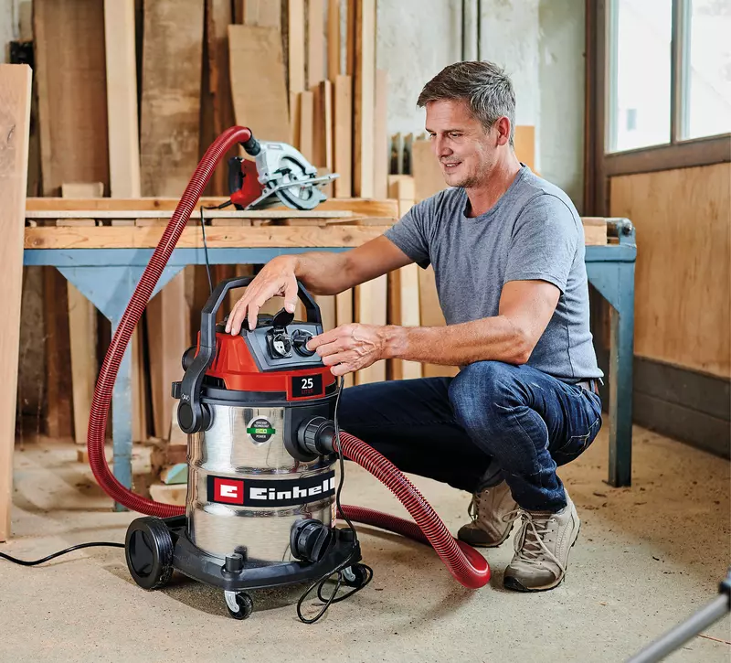 einhell-expert-wet-dry-vacuum-cleaner-elect-2347435-example_usage-001