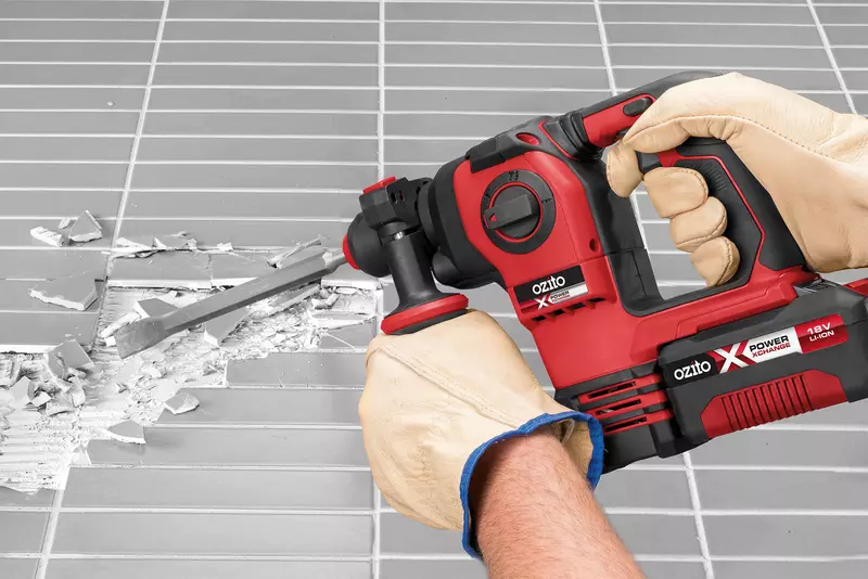 ozito-cordless-rotary-hammer-3000242-example_usage-101