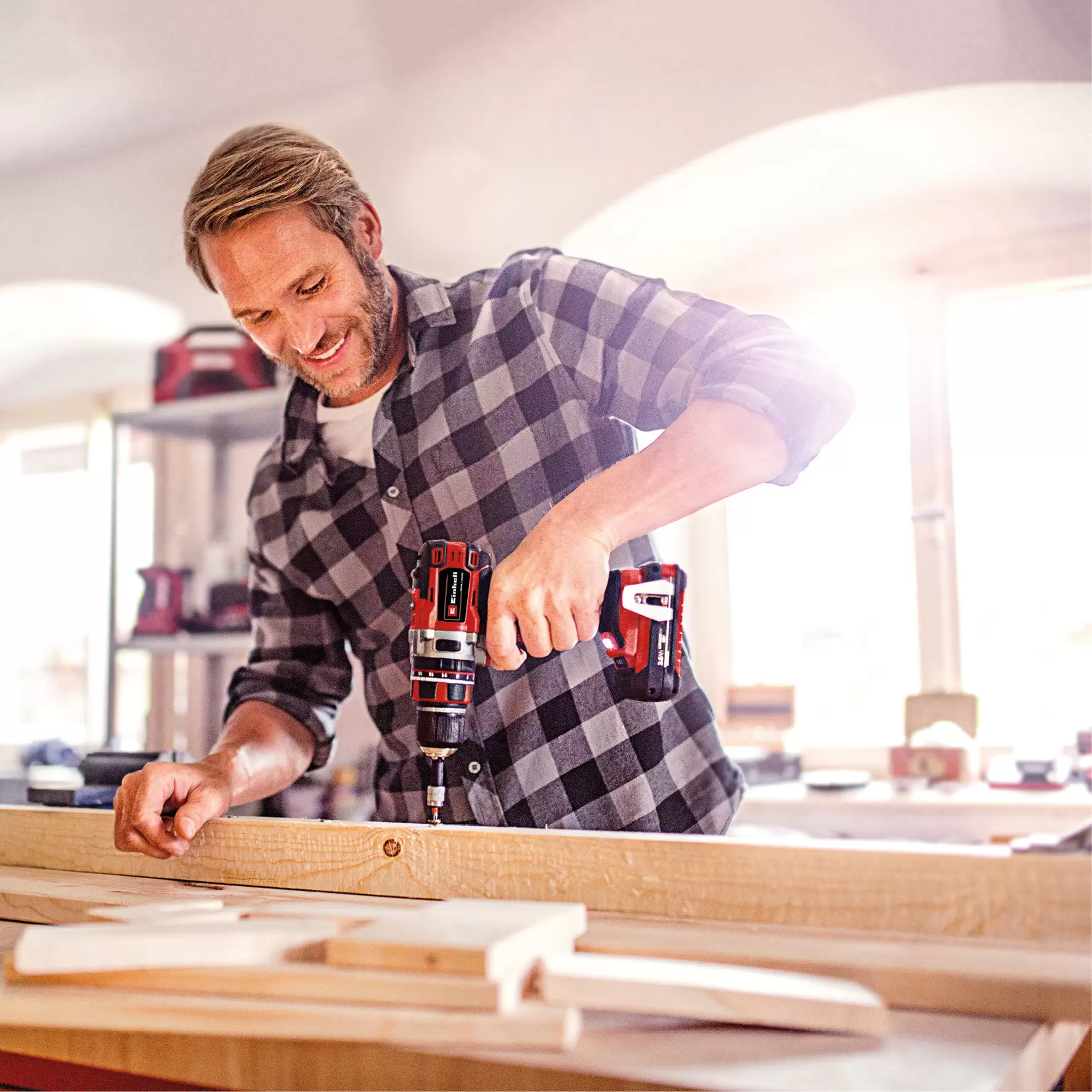 einhell-professional-cordless-impact-drill-4514286-example_usage-001