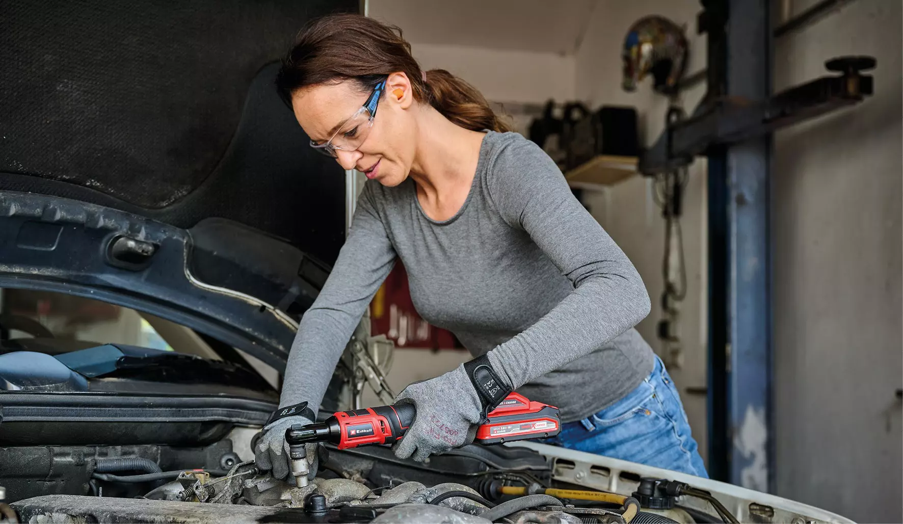 einhell-expert-cordless-ratchet-wrench-4514320-example_usage-001