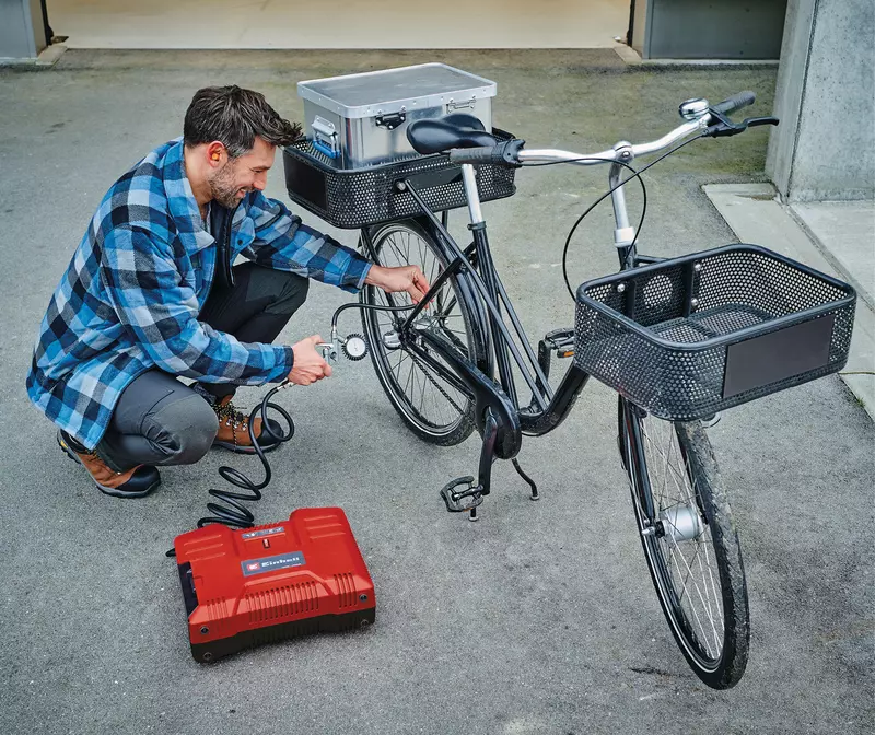 einhell-expert-cordless-portable-compressor-4020440-example_usage-001