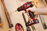 ozito-power-tool-kit-3000762-example_usage-106