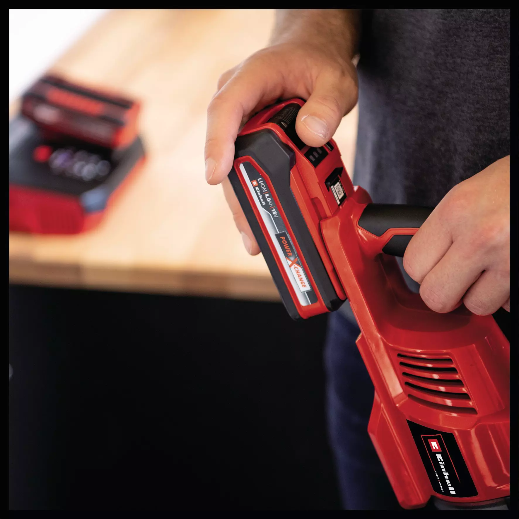 einhell-expert-cordlhandstick-vacuum-cleaner-2347180-detail_image-001