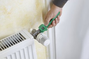 PIPE WRENCH 200 MM BV